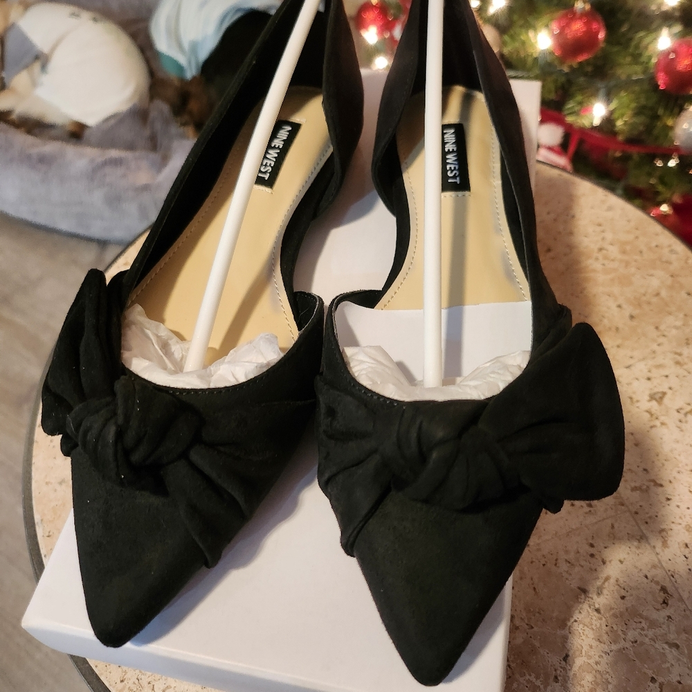 New Nine West Flats